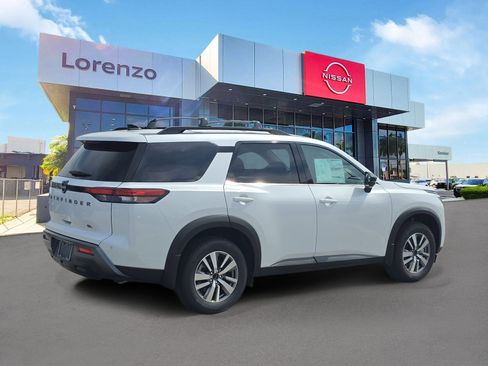 New 2026 Nissan Pathfinder SL FWD image 4