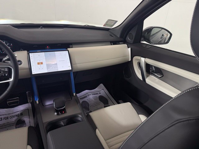 Certified 2025 Land Rover Discovery Sport Dynamic SE AWD/4WD image 22
