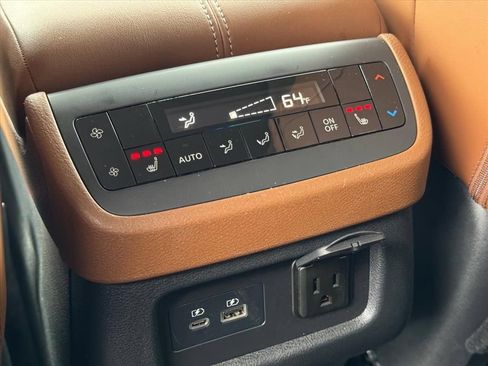 Certified 2025 Nissan Pathfinder Platinum w/ Cargo Package FWD image 14