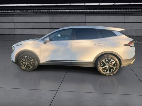 Used 2023 Kia Sportage EX image 8