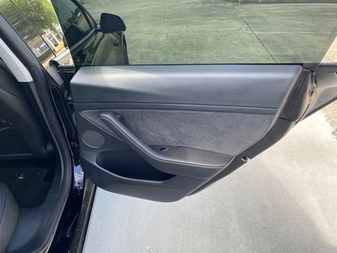 Used 2023 Tesla Model 3 Standard Range image 16