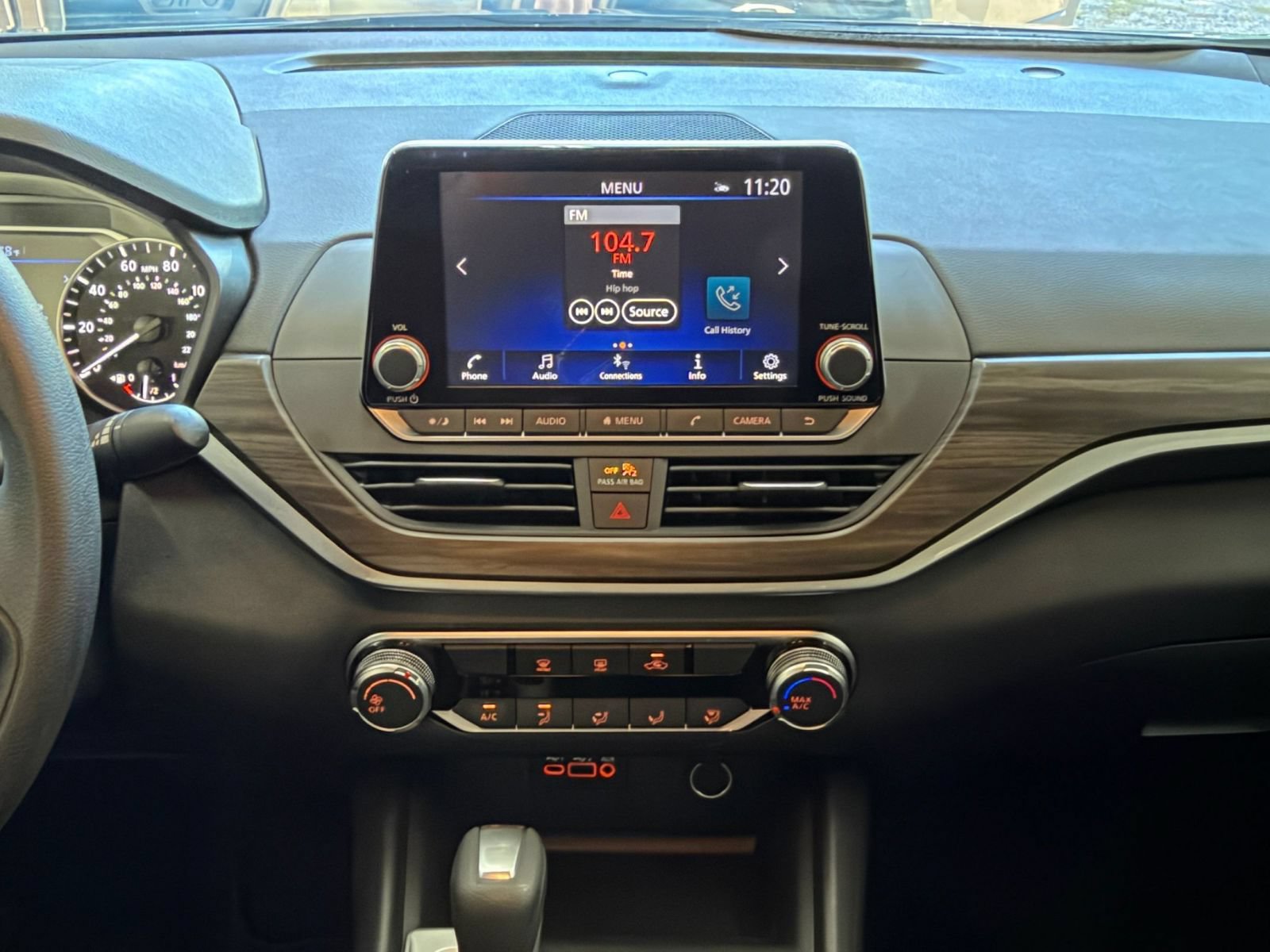 Used 2025 Nissan Altima 2.5 SV FWD image 19