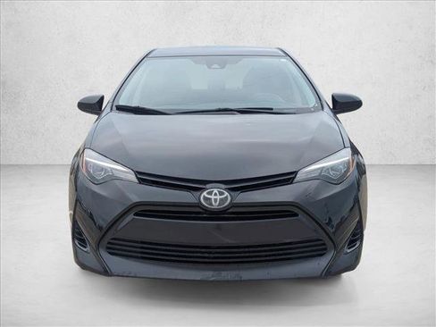 Used 2017 Toyota Corolla LE image 2
