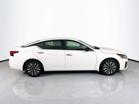 New 2025 Nissan Altima 2.5 SV image 8