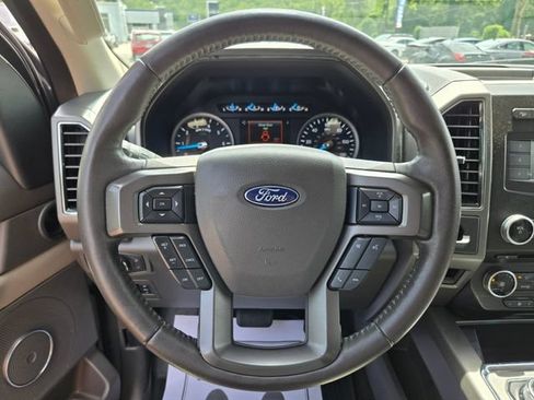 Used 2018 Ford Expedition XLT w/ Equipment Group 201A AWD/4WD image 29