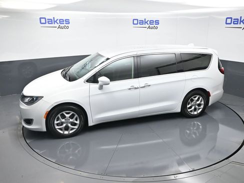 Used 2018 Chrysler Pacifica Touring Plus w/ Tire & Wheel Group image 51