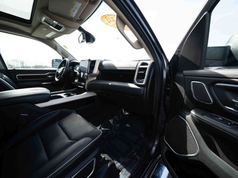 Used 2019 RAM 1500 Laramie image 24