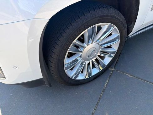 Used 2017 Cadillac Escalade Platinum AWD/4WD image 8