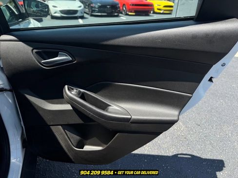 Used 2016 Ford Focus SE FWD image 21