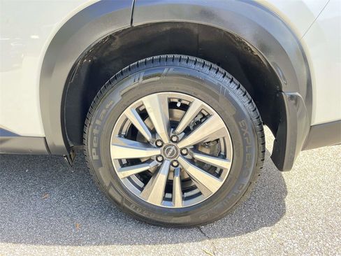 Used 2023 Nissan Pathfinder SL image 10