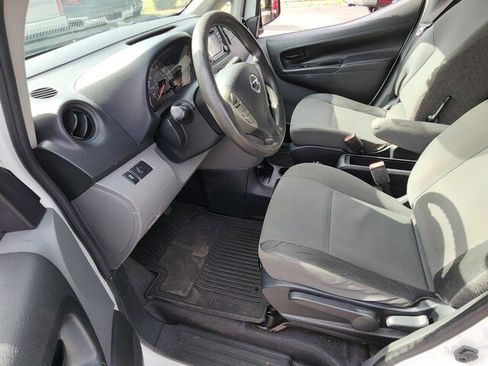 Used 2018 Nissan NV200 S image 5