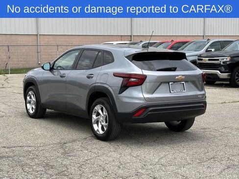 Certified 2024 Chevrolet Trax LS w/ LS Convenience Package FWD image 3