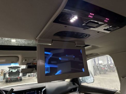 Used 2019 Cadillac Escalade ESV Luxury image 18