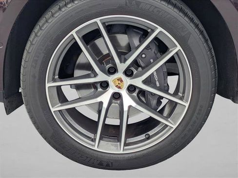 Used 2023 Porsche Macan AWD/4WD image 25