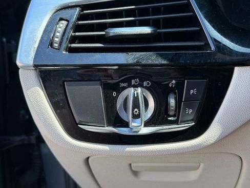 Used 2022 BMW 530i w/ Executive Package RWD image 27