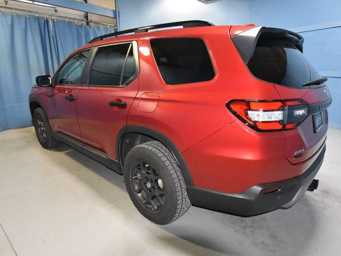 Used 2025 Honda Pilot TrailSport image 33