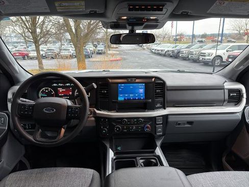 Certified 2025 Ford F350 XLT image 37