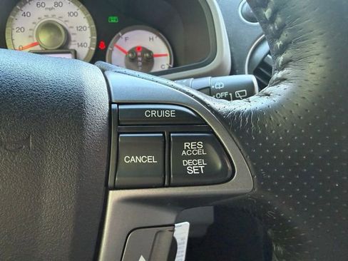 Used 2011 Honda Pilot Touring image 11