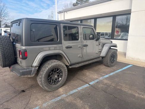 Used 2020 Jeep Wrangler Unlimited Sahara image 12