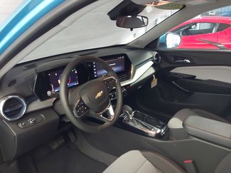 Used 2025 Chevrolet Trax LT w/ Driver Confidence Package FWD video 2
