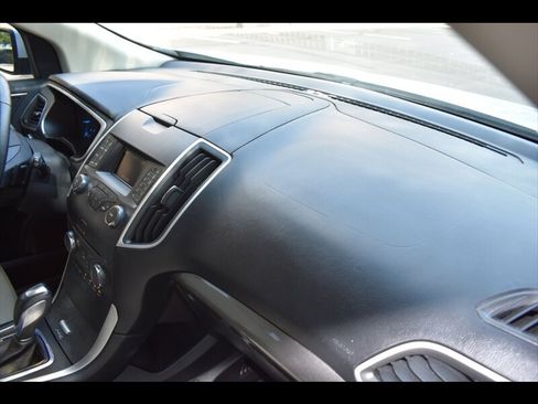 Used 2016 Ford Edge SEL FWD image 34