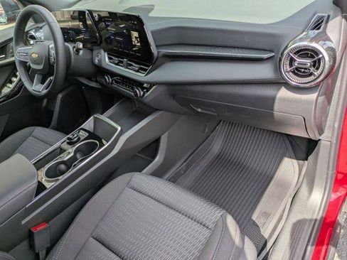 New 2026 Chevrolet Equinox LT w/ LPO, Floor Liner Package AWD/4WD image 30