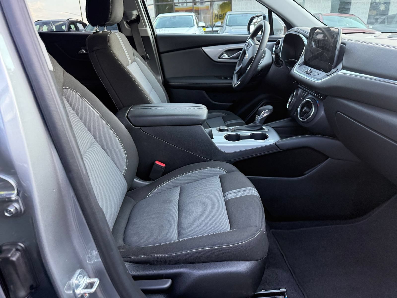 Used 2025 Chevrolet Blazer LT FWD image 36
