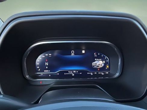 Used 2023 Chevrolet Suburban RST w/ Sport Performance Package image 15