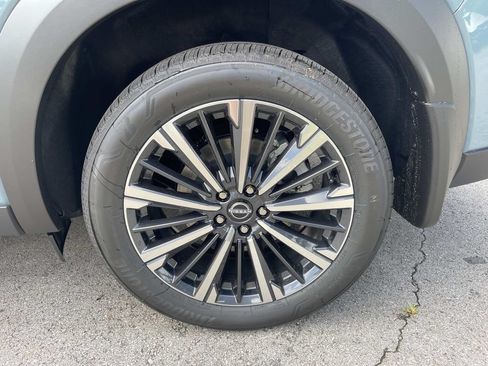 New 2026 Nissan Pathfinder Platinum w/ Lighting Package AWD/4WD image 11