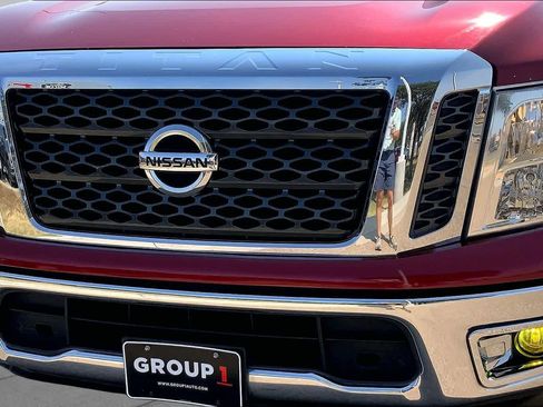 Used 2017 Nissan Titan SV RWD image 30
