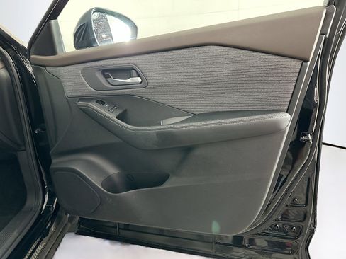 Used 2023 Nissan Rogue SV AWD/4WD image 30