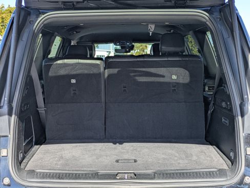 Used 2022 Jeep Wagoneer Series III w/ Flexible Seating Group image 13