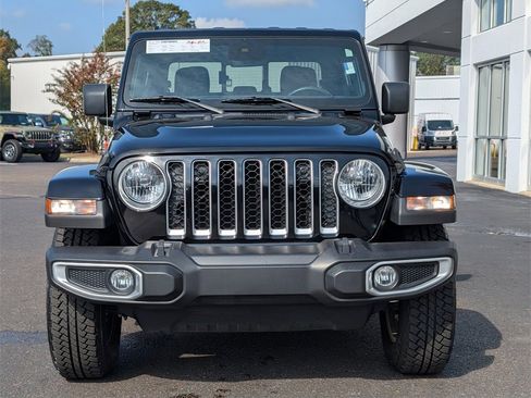 Used 2021 Jeep Gladiator Overland w/ Popular Equipment Package image 2