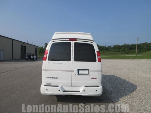 Used 2017 GMC Savana 2500 RWD image 5
