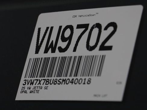 Used 2025 Volkswagen Jetta SE w/ Sunroof Package FWD image 24