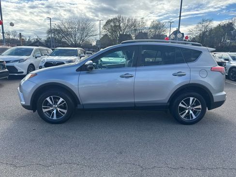 Used 2017 Toyota RAV4 XLE w/ Premium Special Value Package AWD/4WD image 4