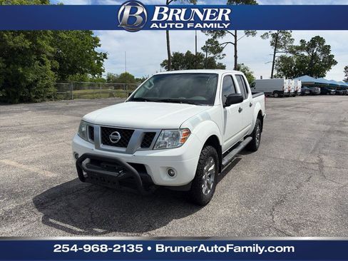 Used 2021 Nissan Frontier SV RWD image 1