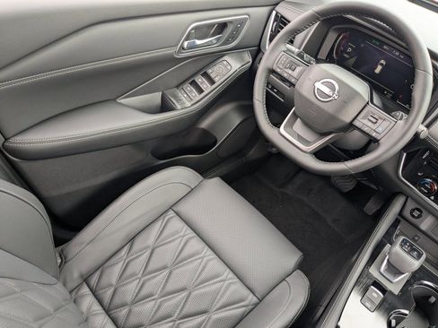 New 2026 Nissan Rogue Platinum w/ Platinum Premium Package image 23