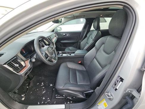 Certified 2025 Volvo V60 B5 Cross Country Plus image 5
