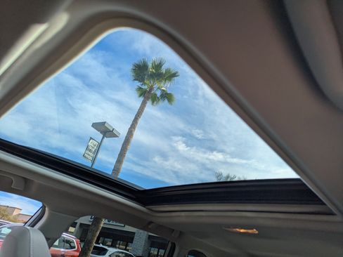 Used 2020 Subaru Forester Premium image 35