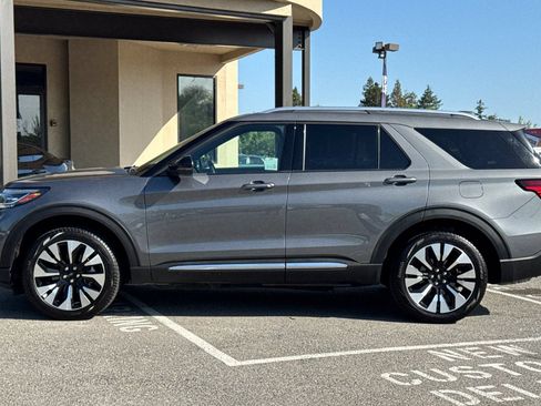 Used 2025 Ford Explorer Platinum w/ LUX Leather Package AWD/4WD image 7