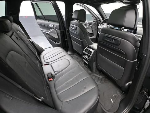 Used 2022 BMW X5 xDrive40i AWD/4WD image 48