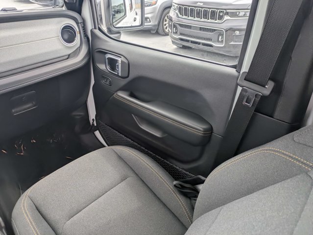 Certified 2026 Jeep Wrangler Unlimited Sahara AWD/4WD image 17