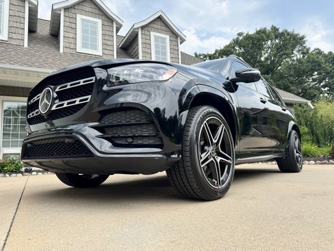Used 2022 Mercedes-Benz GLS 450 4MATIC w/ AMG Line Exterior image 32