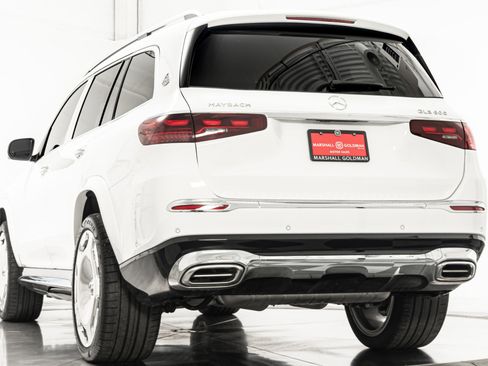 Used 2024 Mercedes-Benz Maybach GLS 600 4MATIC image 7
