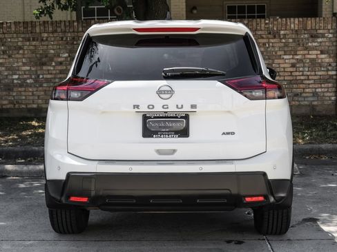 Used 2024 Nissan Rogue S AWD/4WD image 18