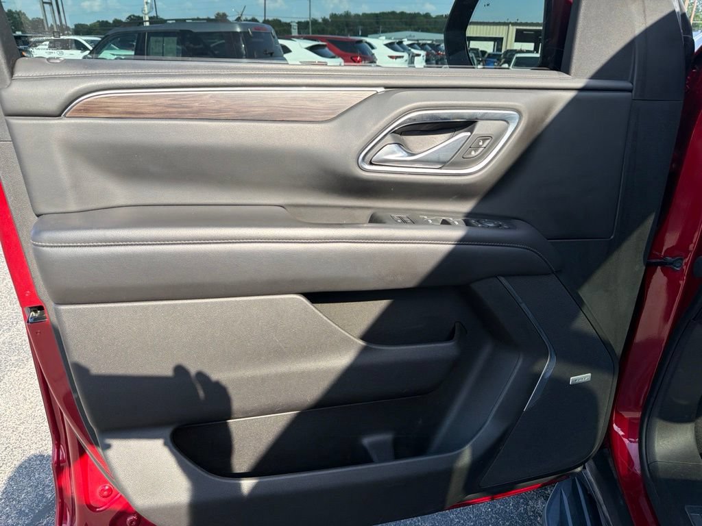 Used 2021 Chevrolet Tahoe LT w/ LT Signature Package AWD/4WD image 22