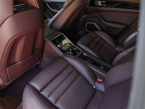 Certified 2022 Porsche Panamera 4S w/ Premium Package image 35