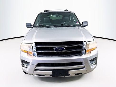 Used 2017 Ford Expedition XLT w/ Equipment Group 202A image 3