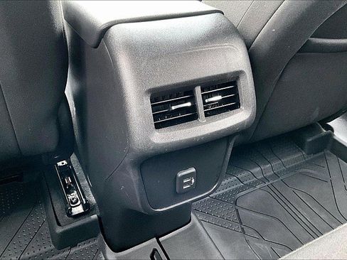 Used 2022 Chevrolet Equinox LT FWD image 22